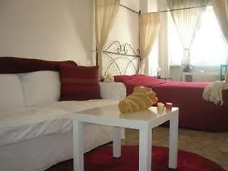Acomodação com café da manhã  Ideal 3*